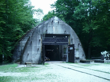 Tunel schronowy w Konewce