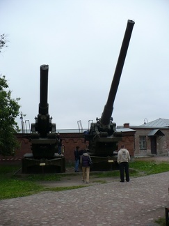 Br-18 (305 mm moździerz wz. 1939) i Br-17 (210 mm armata wz. 1939)